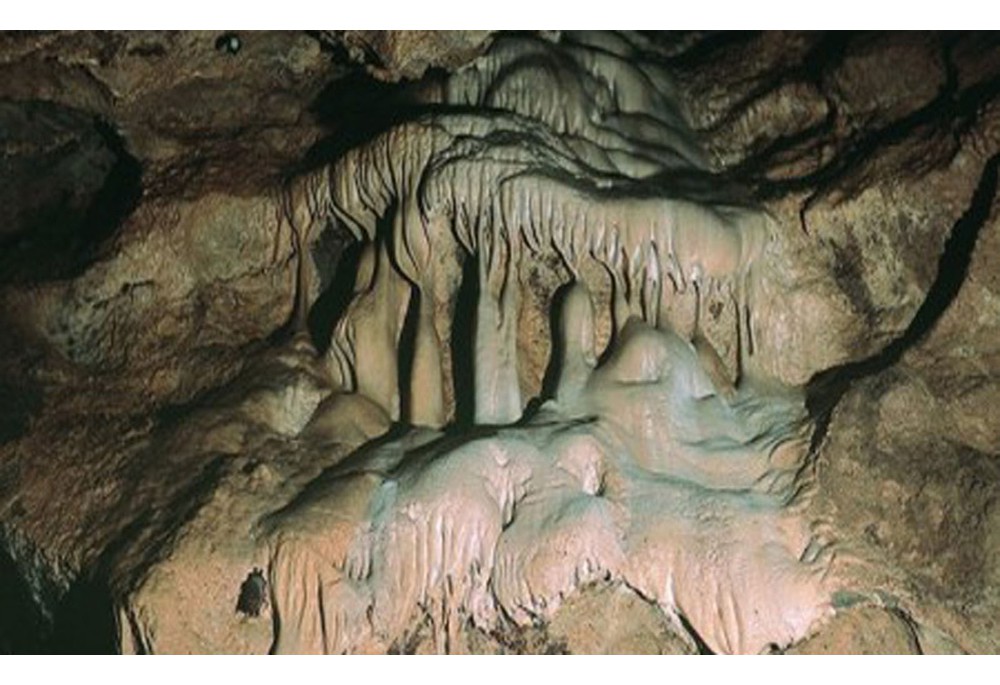 Пещера Молочный Камень